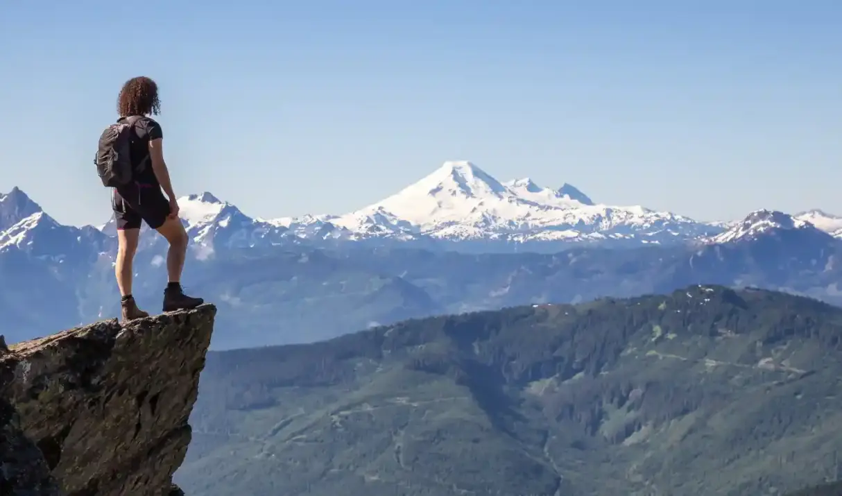 “La montaña no te quiere impresionar,  sino que te exige respeto”.